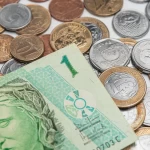 dinheiro-moedas-brasileiras-1-real-cedula
